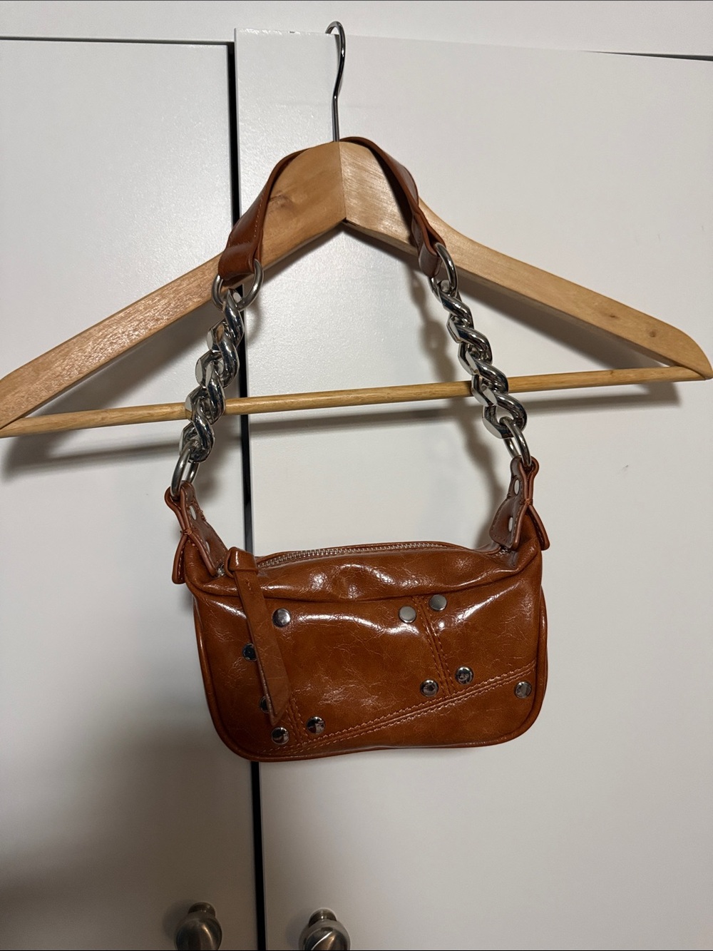 Women’s Tan Shoulder Bag with Chain Handle